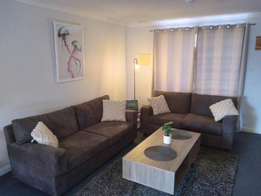 קלגורלי Cosy 2 Bedroom Unit In A Secure Gated Complex מראה חיצוני תמונה