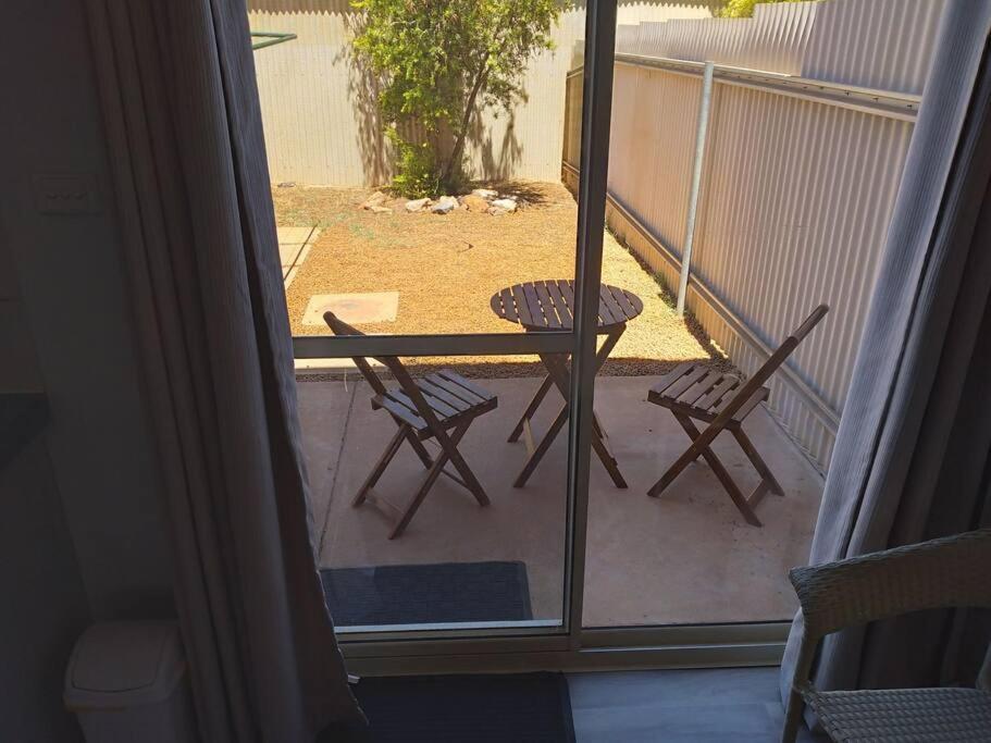 קלגורלי Cosy 2 Bedroom Unit In A Secure Gated Complex מראה חיצוני תמונה